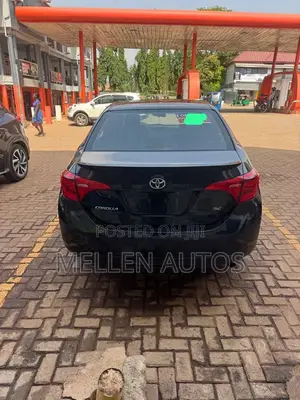 Toyota Corolla SE (1.8L 4cyl 6M) 2018 Black