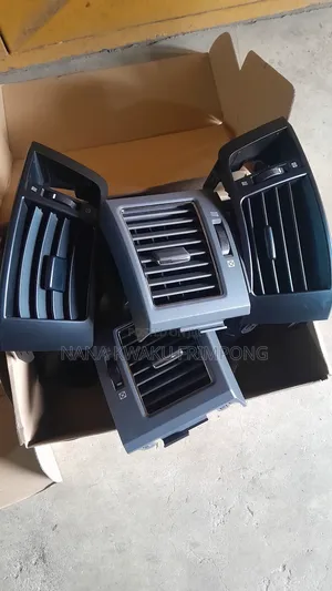 Toyota Land Cruiser 08 To 2012 Ac Vents (Complete) Available