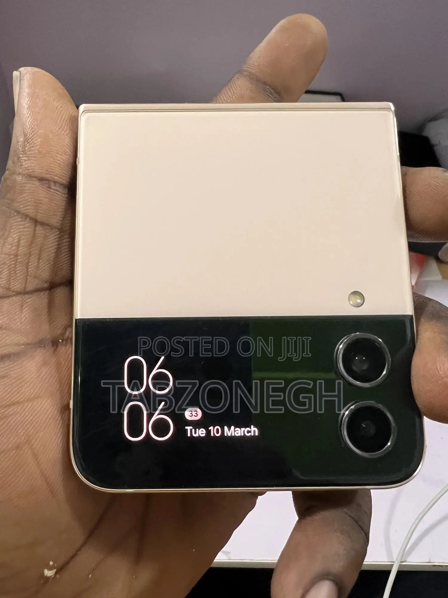 Samsung Galaxy Z Flip4 256 GB Gold