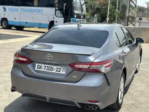 Toyota Camry SE (2.5L 4cyl 8A) 2019 Gray