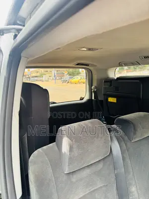 Toyota Voxy 2013 Silver