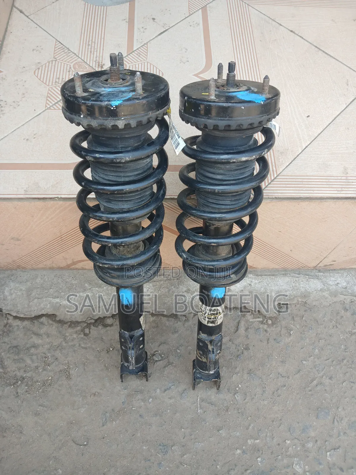 Chrysler 300 Front Shocks