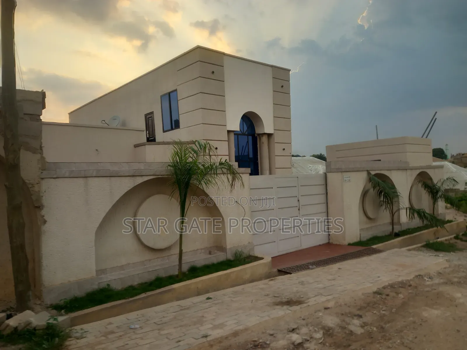 Furnished 4bdrm House in Kenyasi Adesina, Kwabre for sale