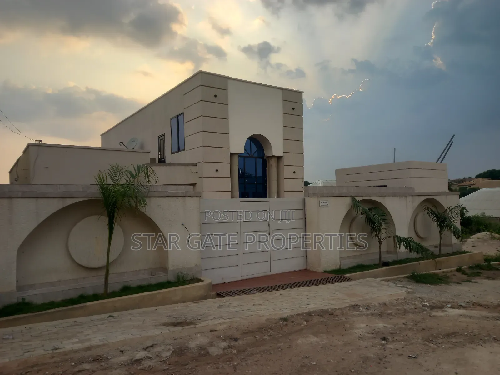 Furnished 4bdrm House in Kenyasi Adesina, Kwabre for sale