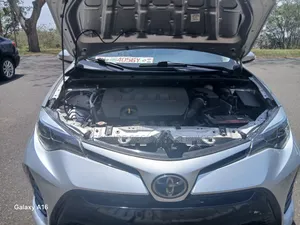 Toyota Corolla LE Eco (1.8L 4cyl 2A) 2018 Silver