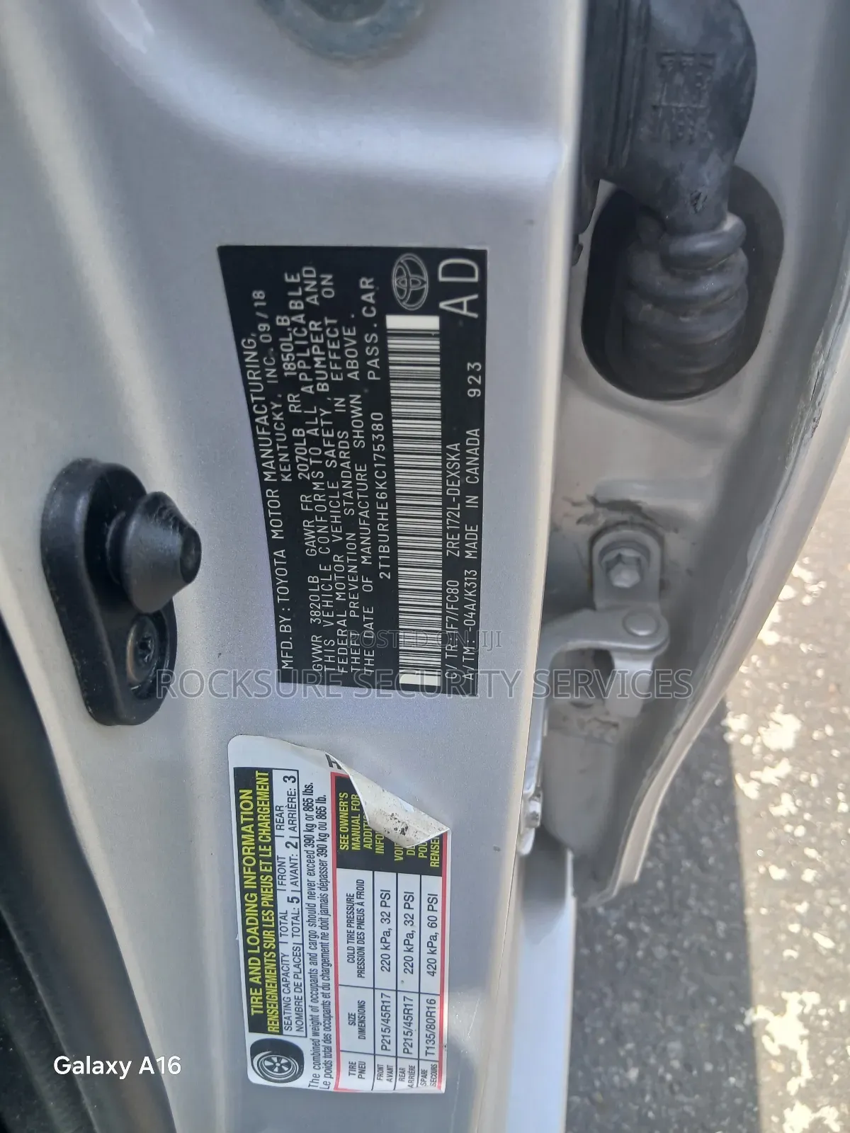 Toyota Corolla LE Eco (1.8L 4cyl 2A) 2018 Silver