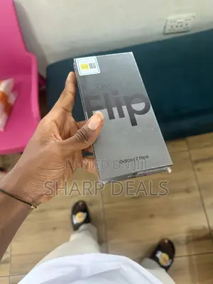 New Samsung Galaxy Z Flip4 256 GB Black