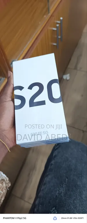 New Samsung Galaxy S20 FE 5G 128 GB Black