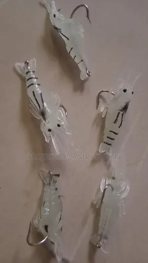 Earthworms 20pcs And Shrimps With Hooks 5pcs Bait For Fishing