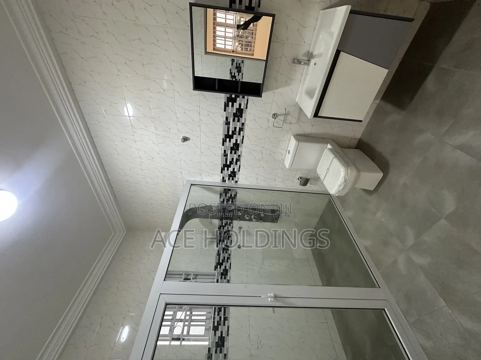 5bdrm Mansion in Nmai Dzorn for rent