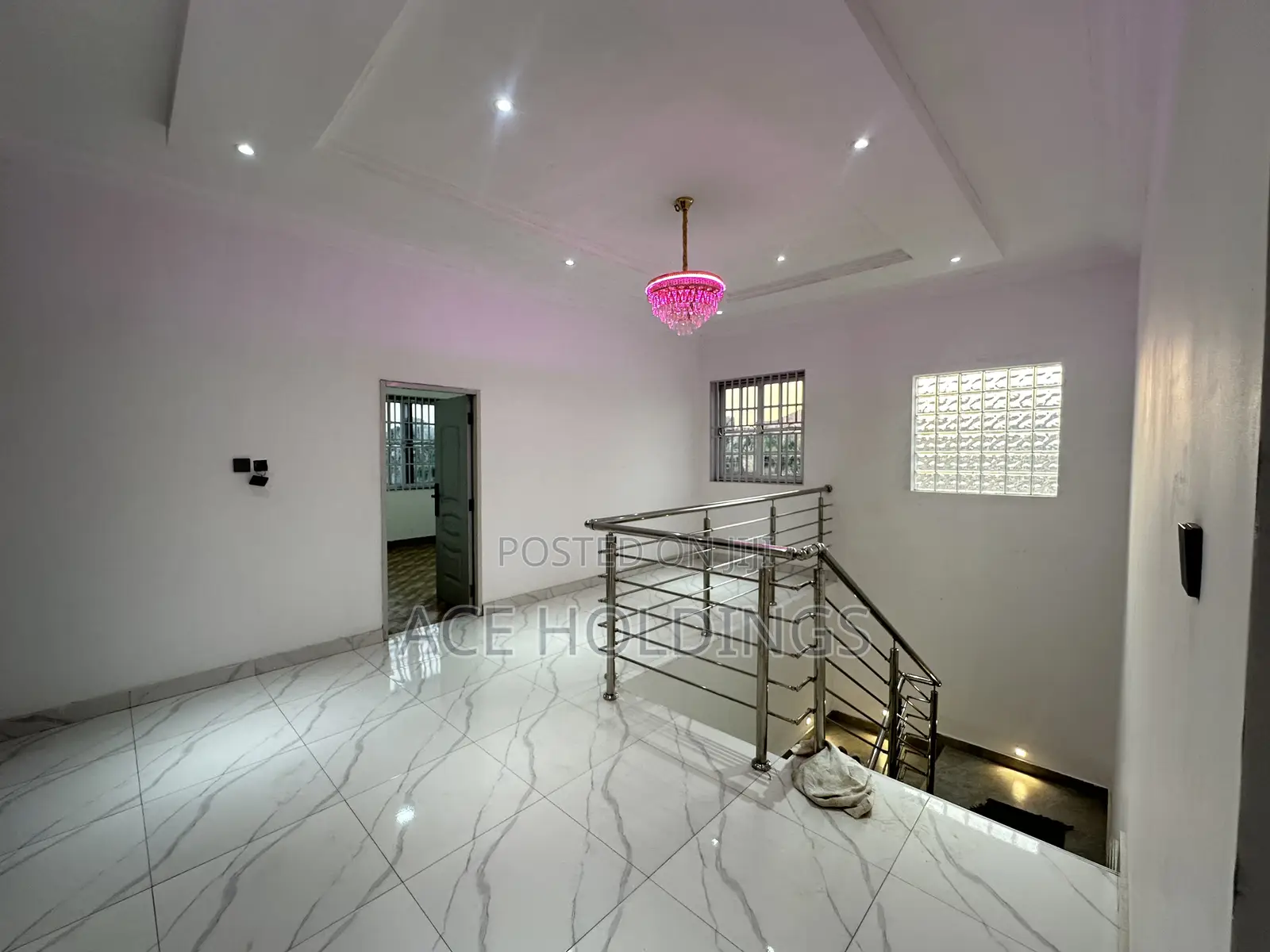 5bdrm Mansion in Nmai Dzorn for rent