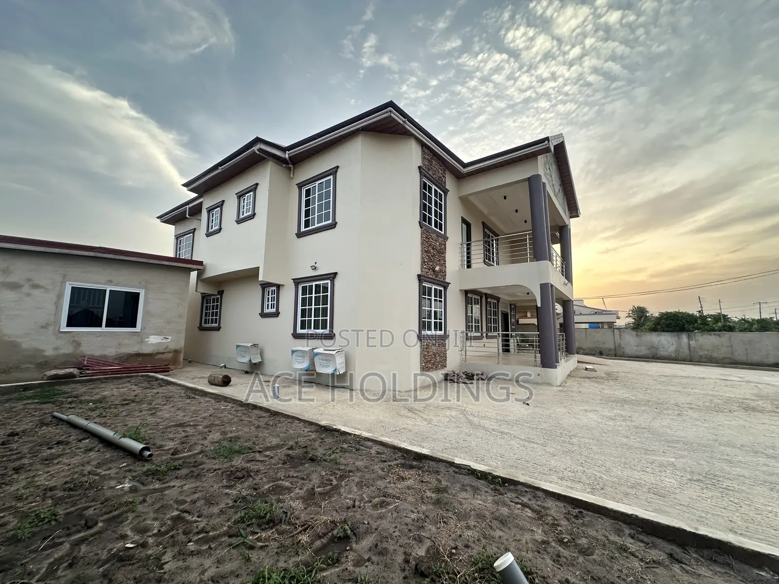 5bdrm Mansion in Nmai Dzorn for rent