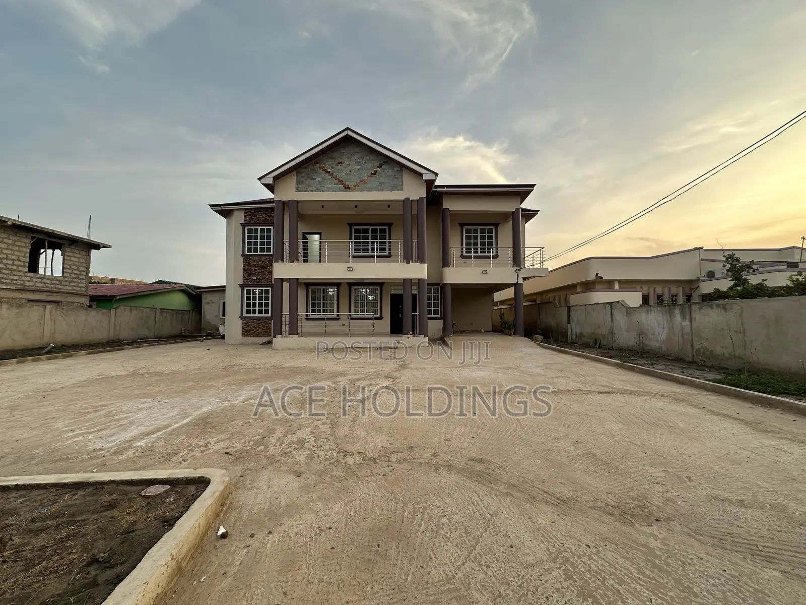 5bdrm Mansion in Nmai Dzorn for rent