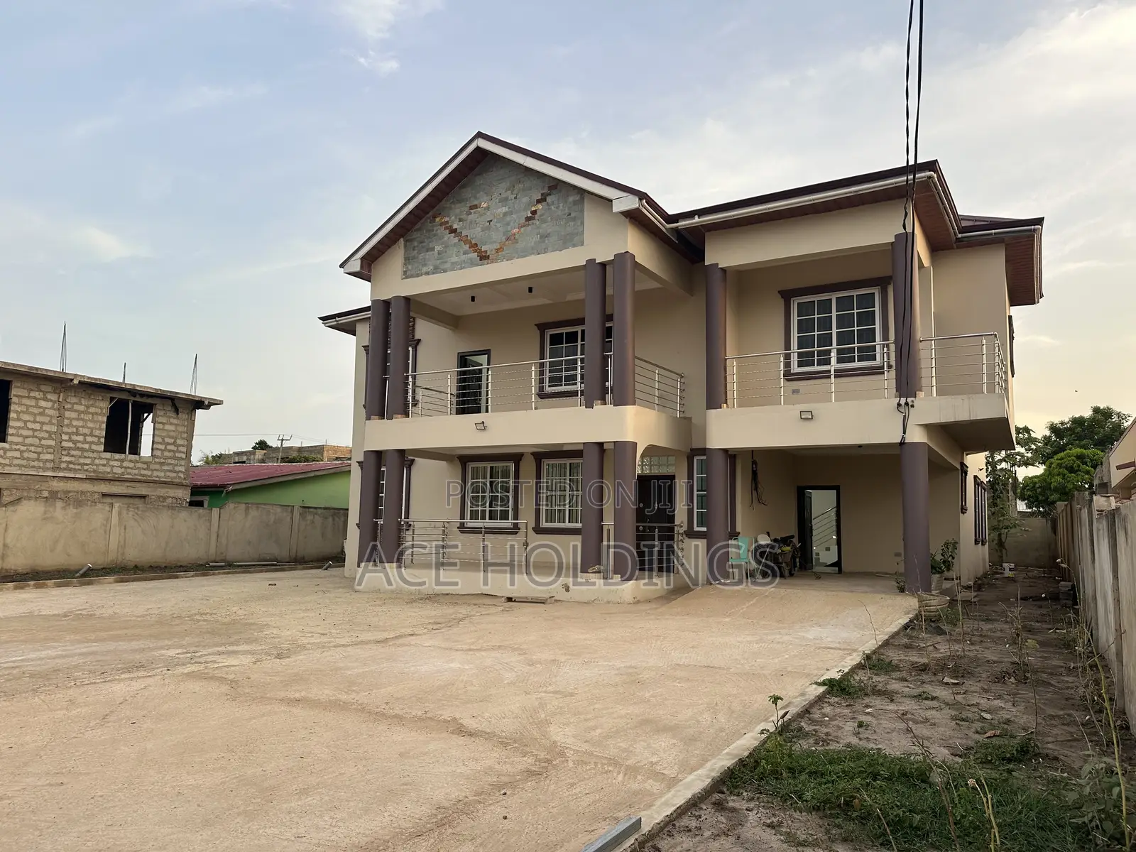 5bdrm Mansion in Nmai Dzorn for rent