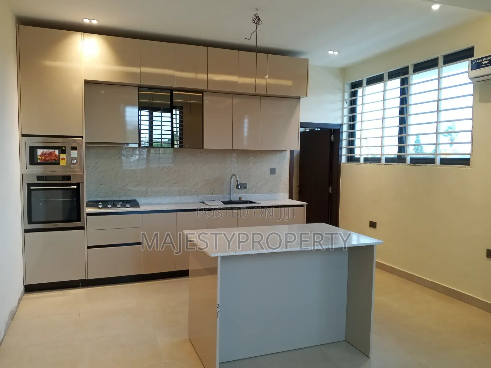 4bdrm Duplex in Hfc Estate, Baatsona Total for sale