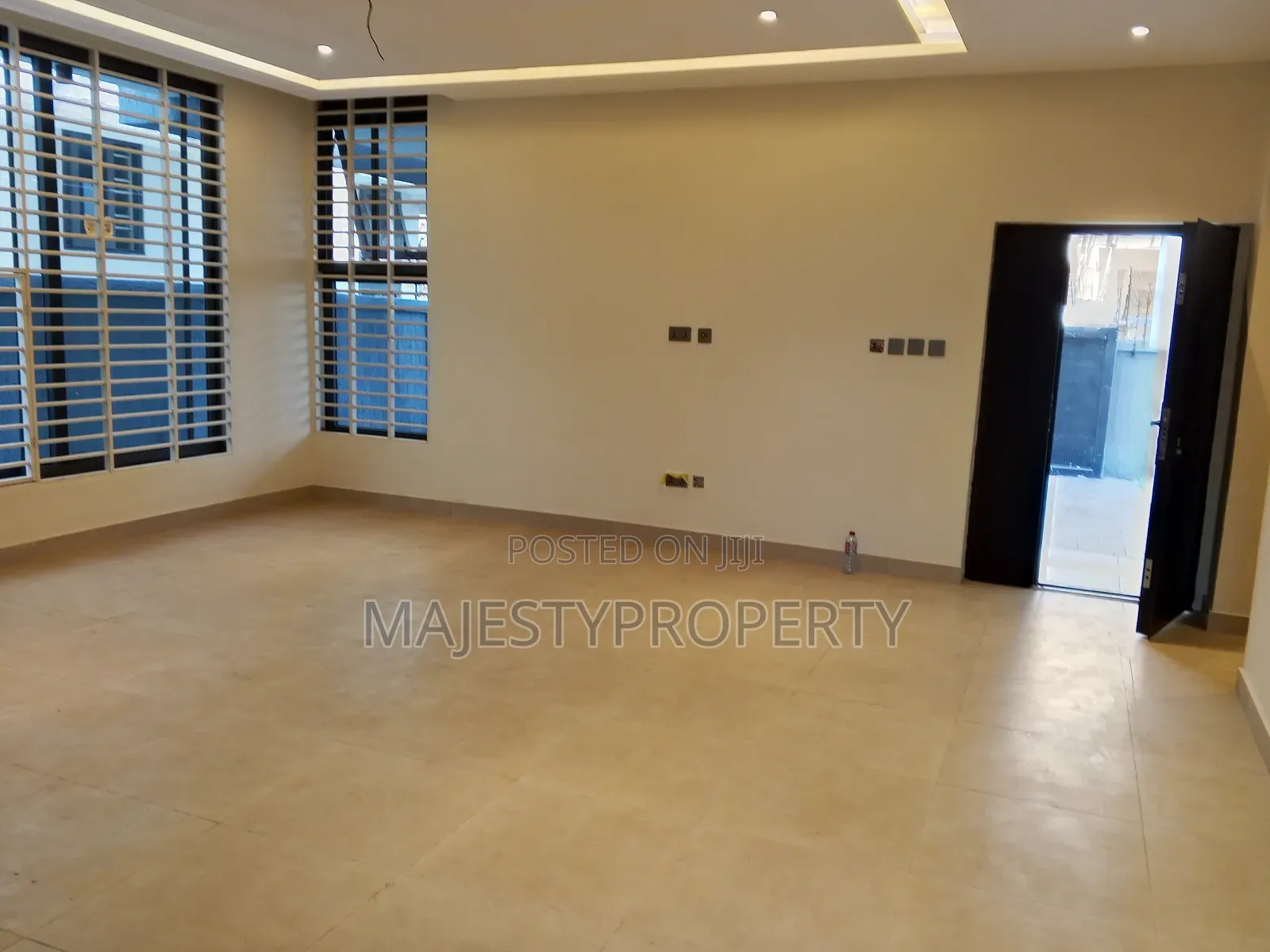 4bdrm Duplex in Hfc Estate, Baatsona Total for sale