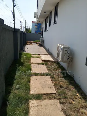 4bdrm Duplex in Hfc Estate, Baatsona Total for sale