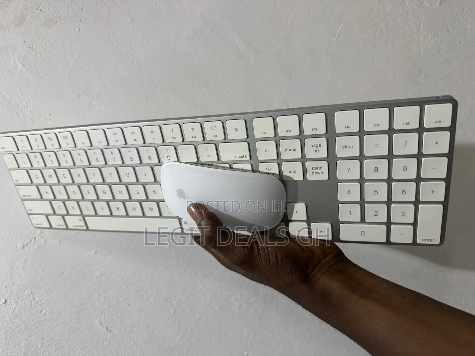 Apple Keyboard and Mouse Combo 2