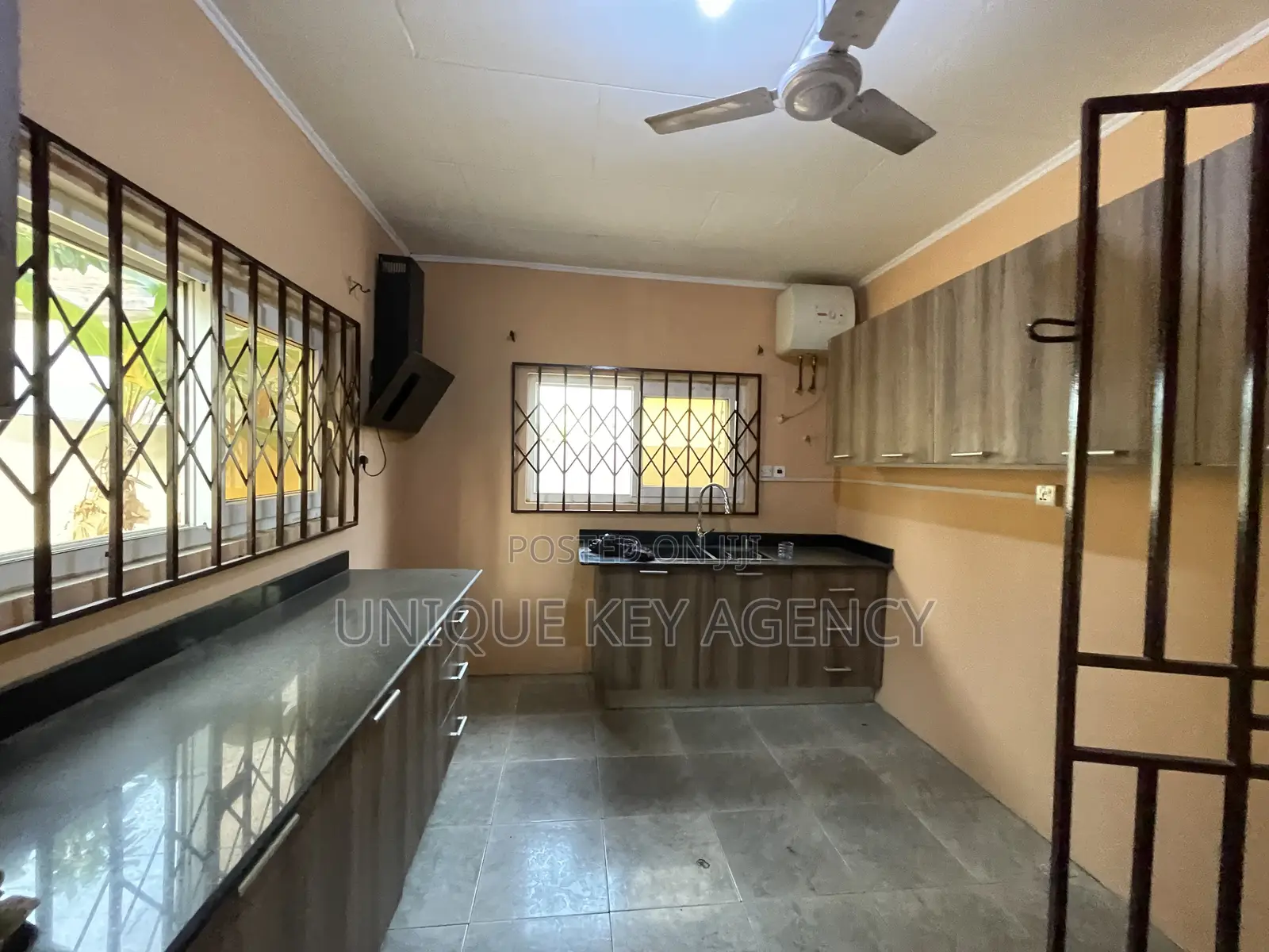 4bdrm House in Unique Key Agency, Manet Court for rent