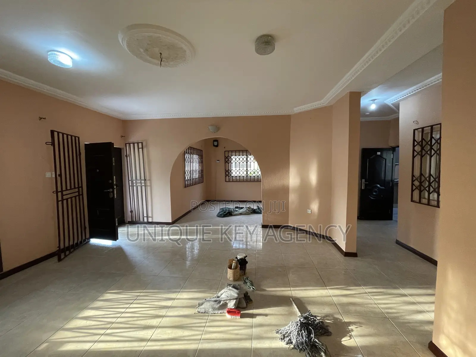 4bdrm House in Unique Key Agency, Manet Court for rent