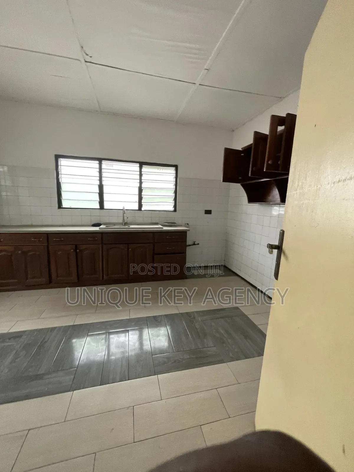 6bdrm House in Unique Key Agency, Tema Metropolitan for rent