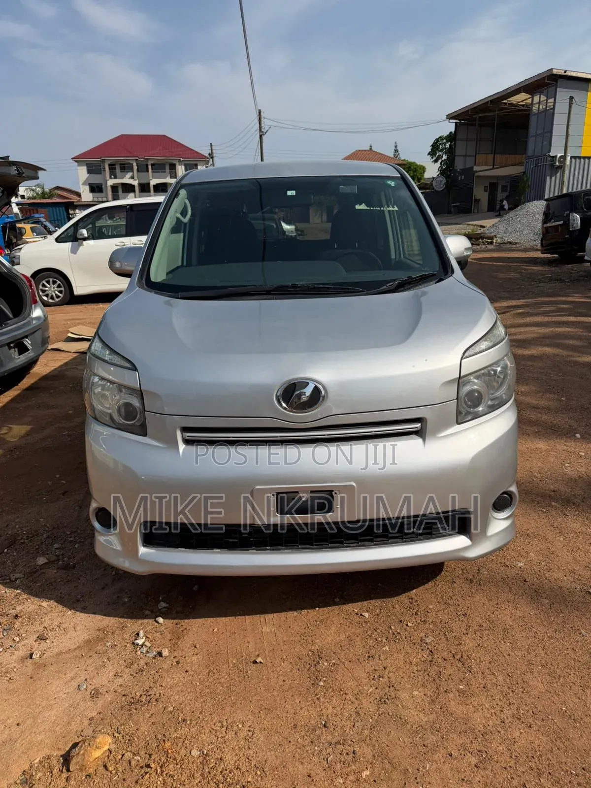 Toyota Voxy 2012 Silver