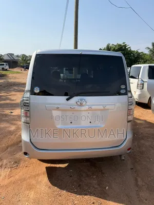 Toyota Voxy 2012 Silver