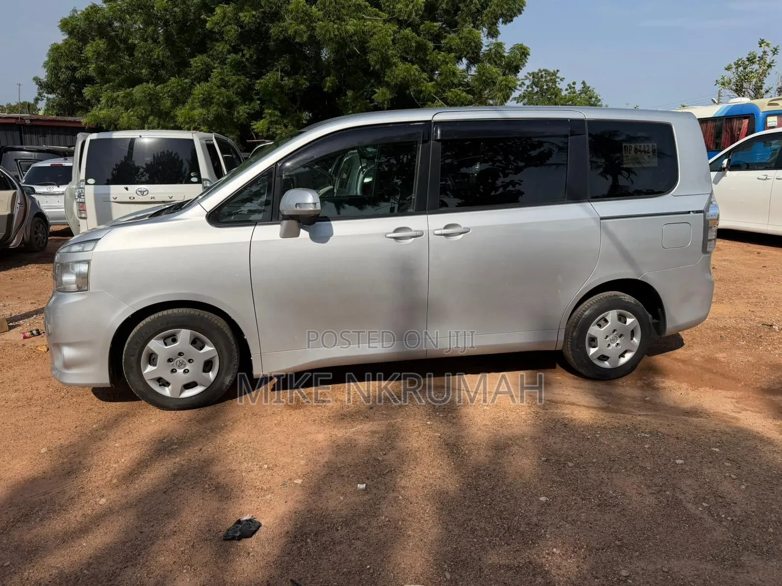 Toyota Voxy 2012 Silver