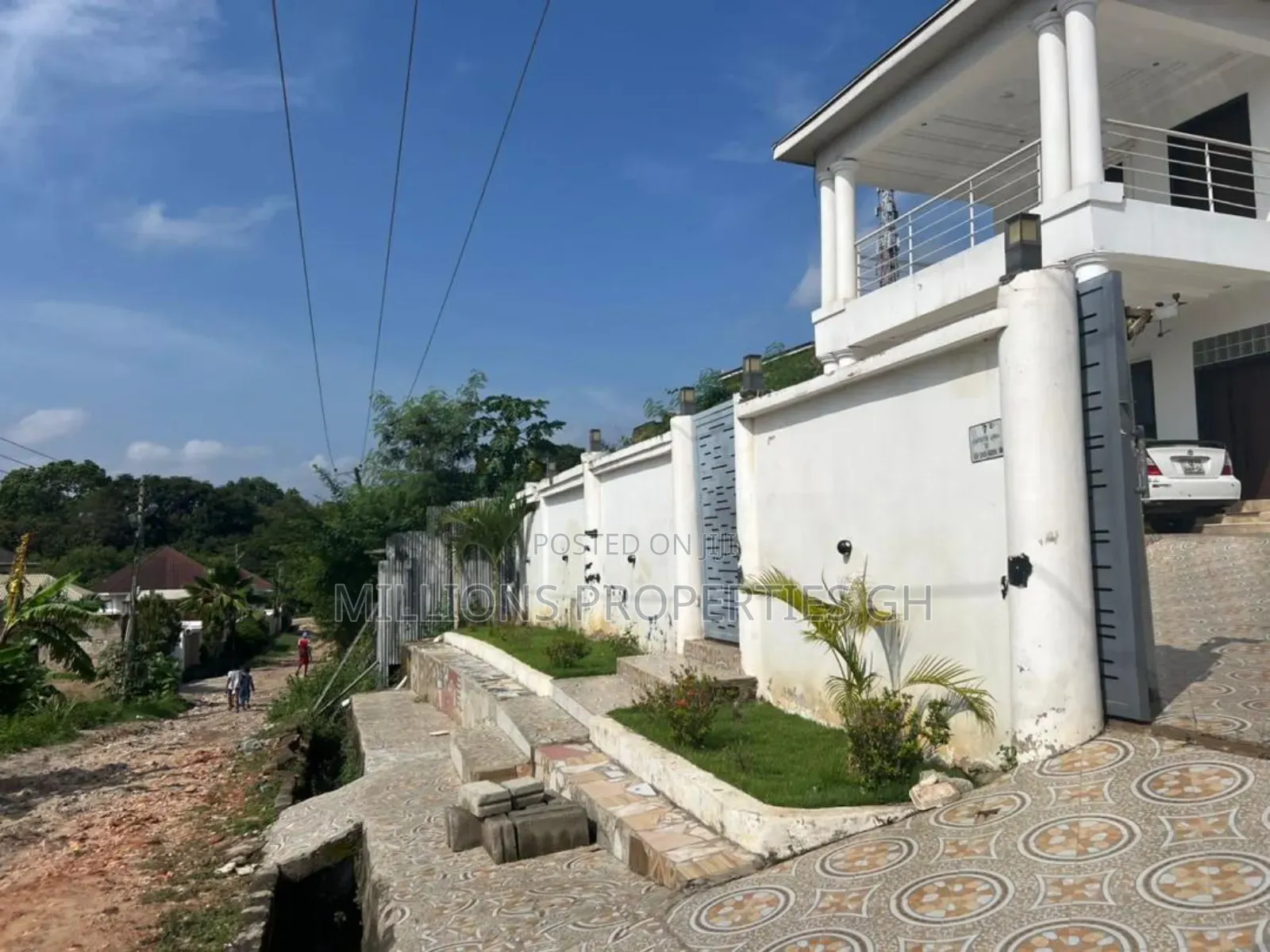 Furnished 7bdrm House in Millions Properties, Achimota for sale