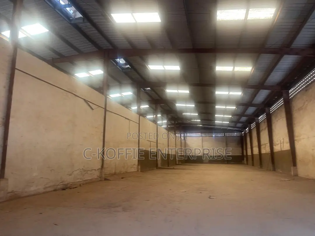Classic 2000 SQM Warehouse at Tema for Rent