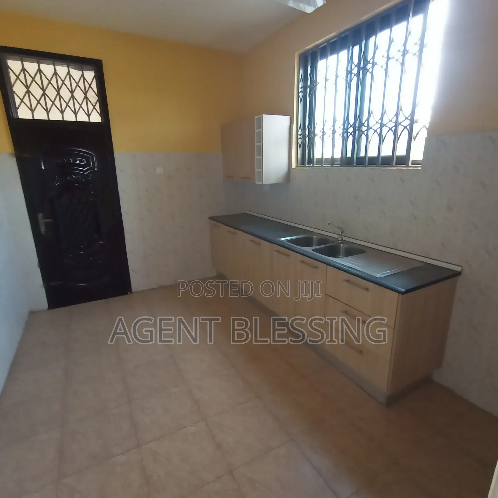 2bdrm Apartment in Afienya-Mataheko, Tema Metropolitan for rent