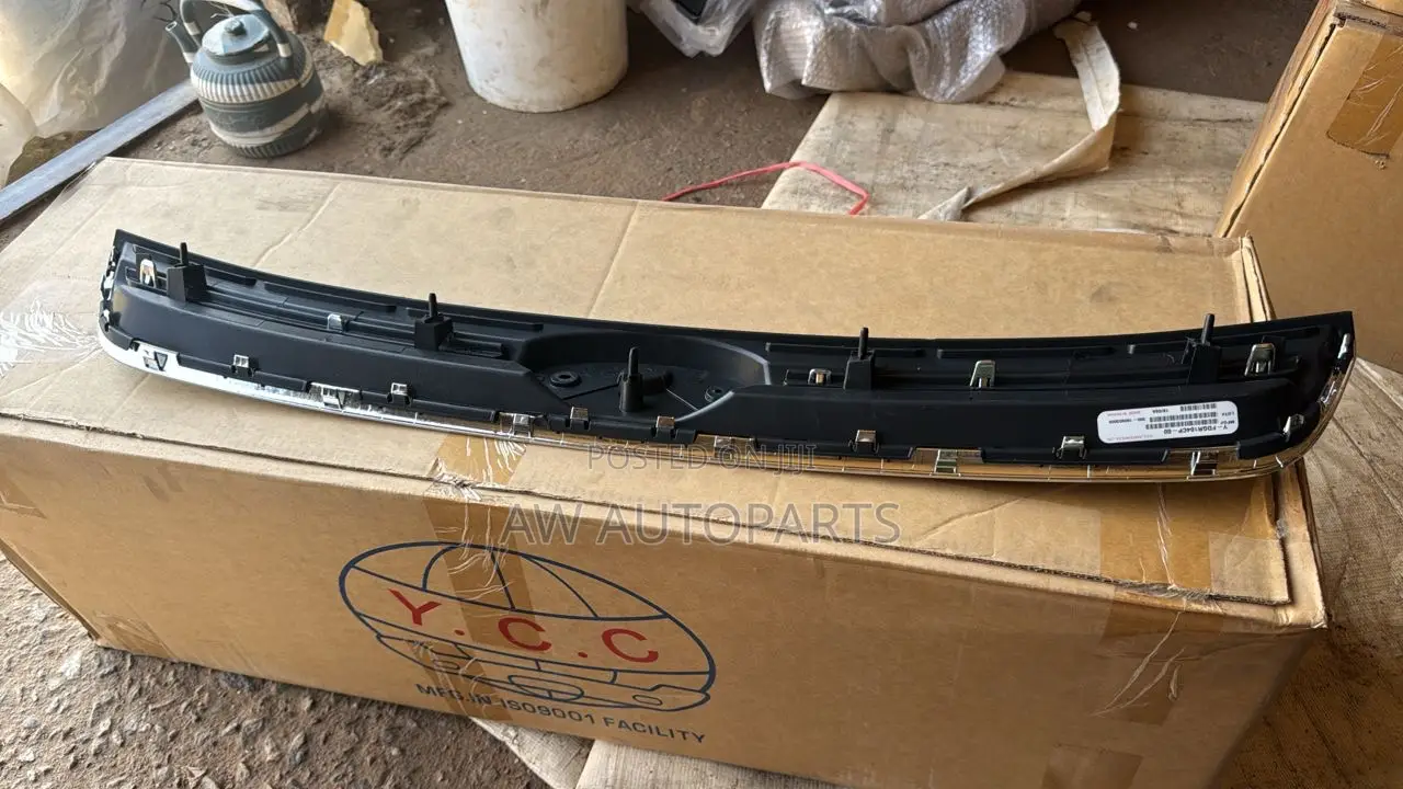 Ford Escape 2013-2016 Grille