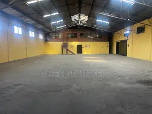 1500 SQM Warehouse at Circle for Rent