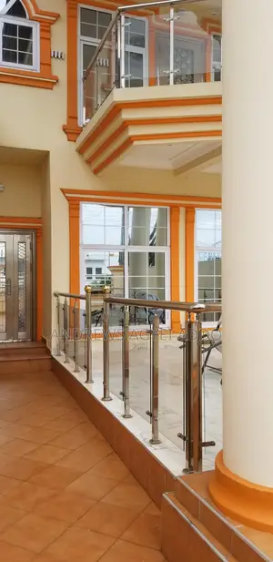 Furnished 6bdrm House in Kwadaso Estate, Kumasi Metropolitan for sale