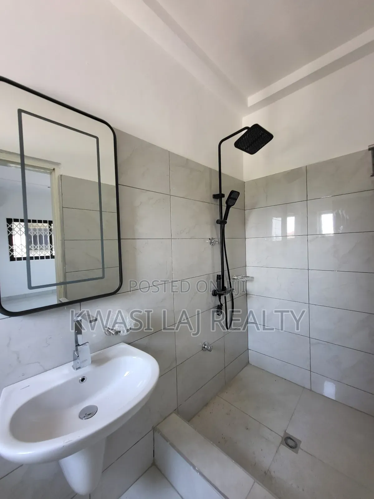 4bdrm House in Oyarifa for sale