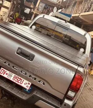 Toyota Tacoma 2010-25 Bucket Cover Complete