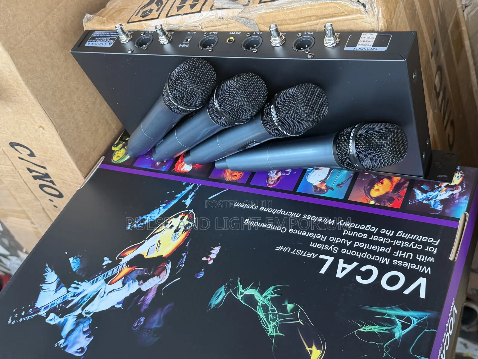 Shure U-6600 Uhf 4-in-1 Professional Wireless Microphone System.