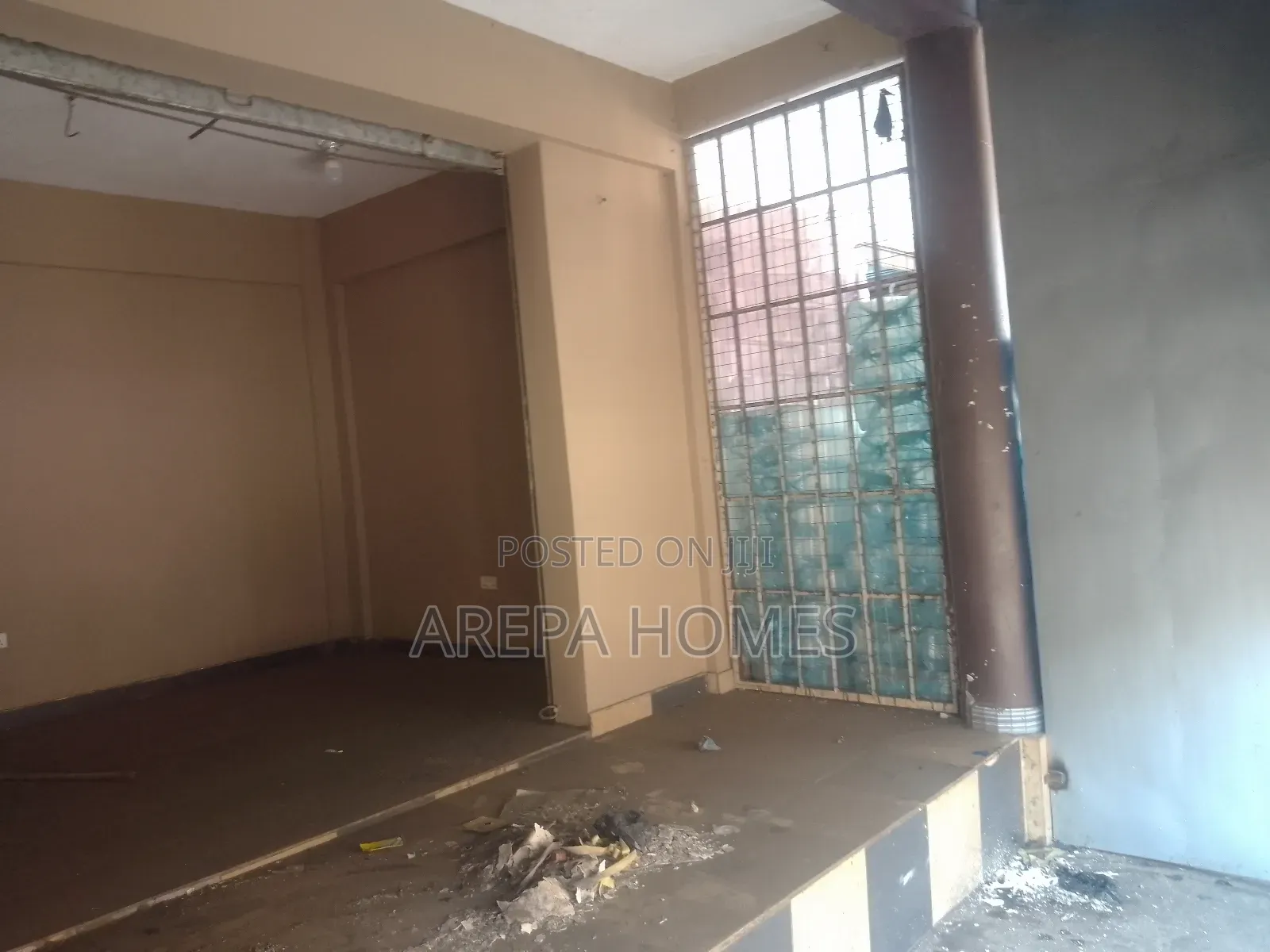 Prime Area Shop for Rent in Madina Market