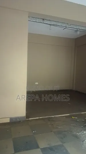 Prime Area Shop for Rent in Madina Market