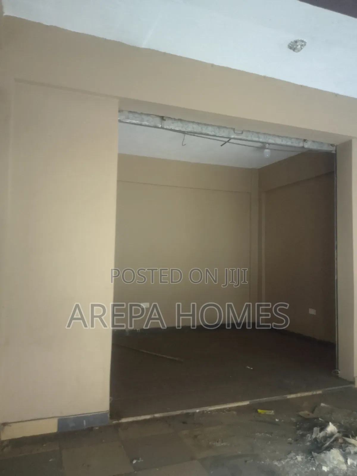 Prime Area Shop for Rent in Madina Market