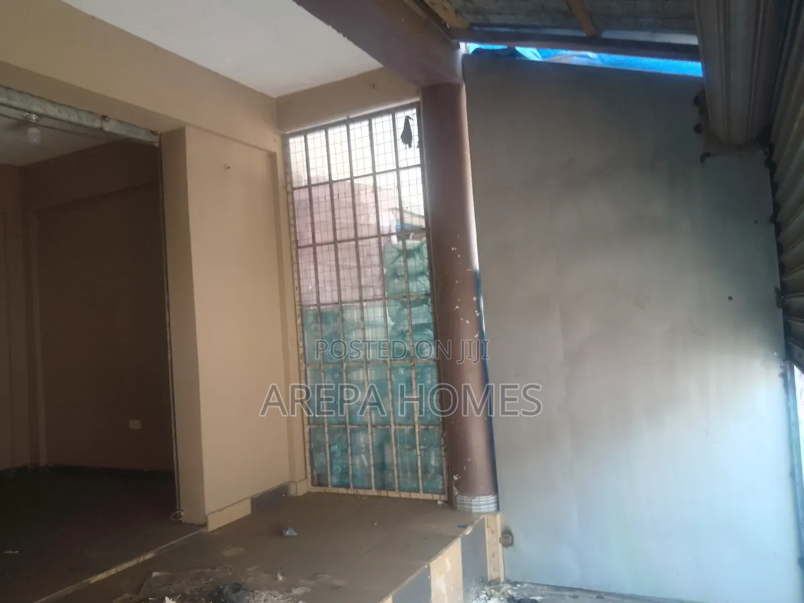 Prime Area Shop for Rent in Madina Market