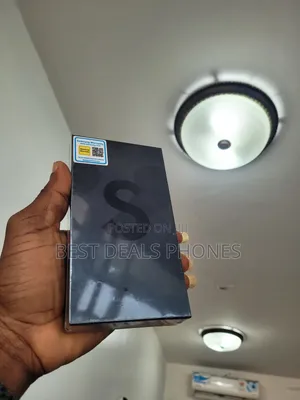 New Samsung Galaxy S22 5G 256 GB Black