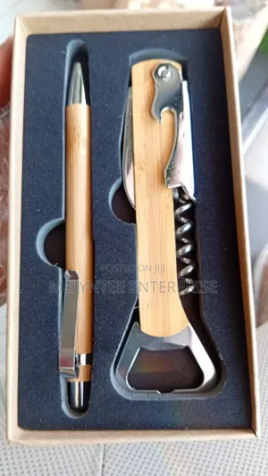 Keyholder and Pen for Souvenirs
