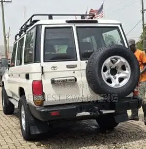 Toyota Land Cruiser 79 Series 2015 White