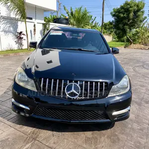 Mercedes-Benz C250 2014 Black