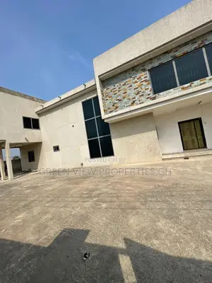 4bdrm Duplex in West Hills Mall Area for rent