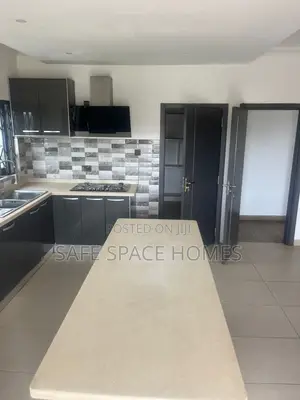 4bdrm Duplex in Burma Camp for rent