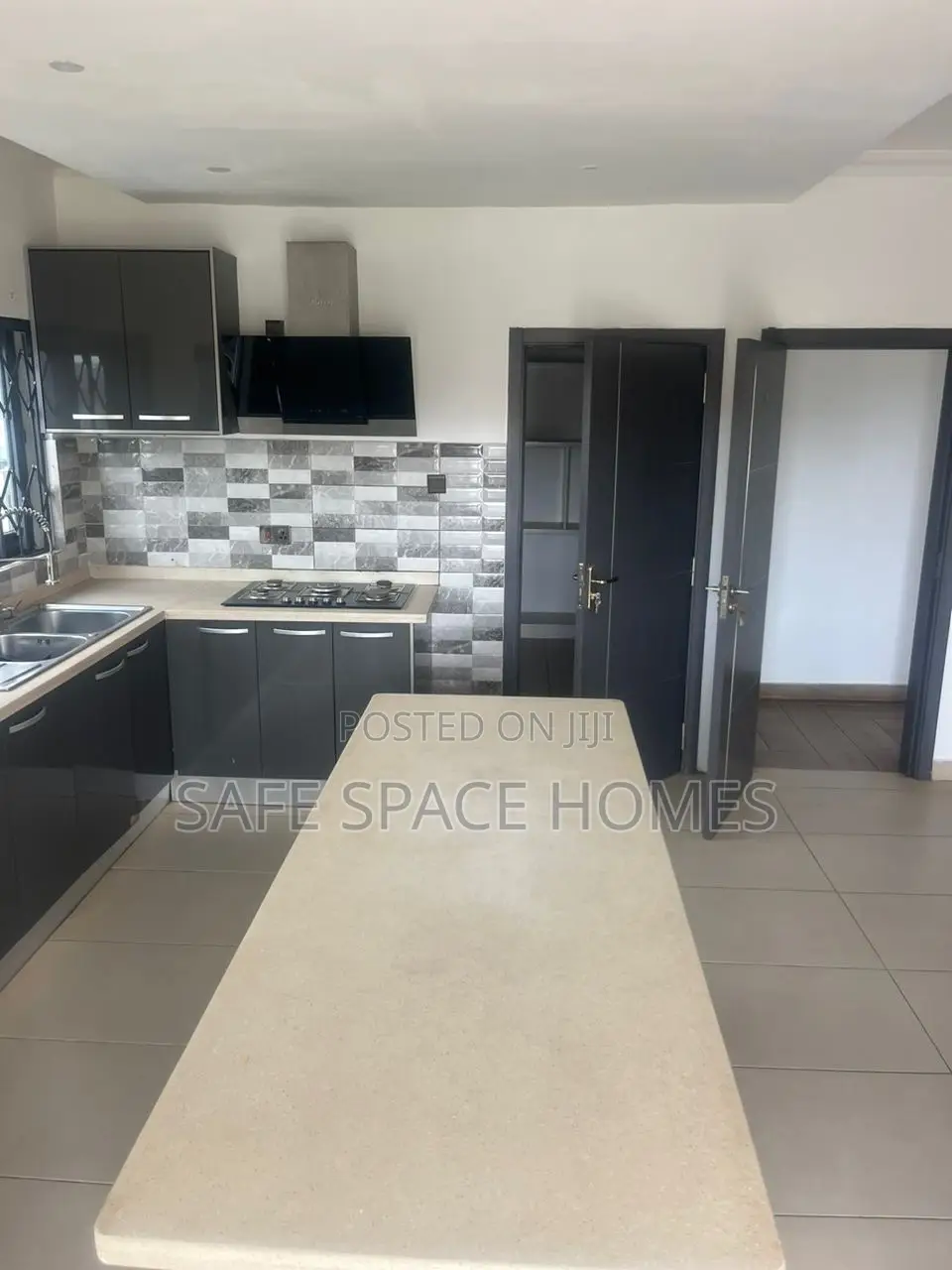 4bdrm Duplex in Burma Camp for rent