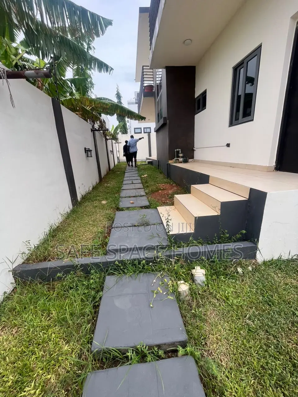 4bdrm Duplex in Burma Camp for rent