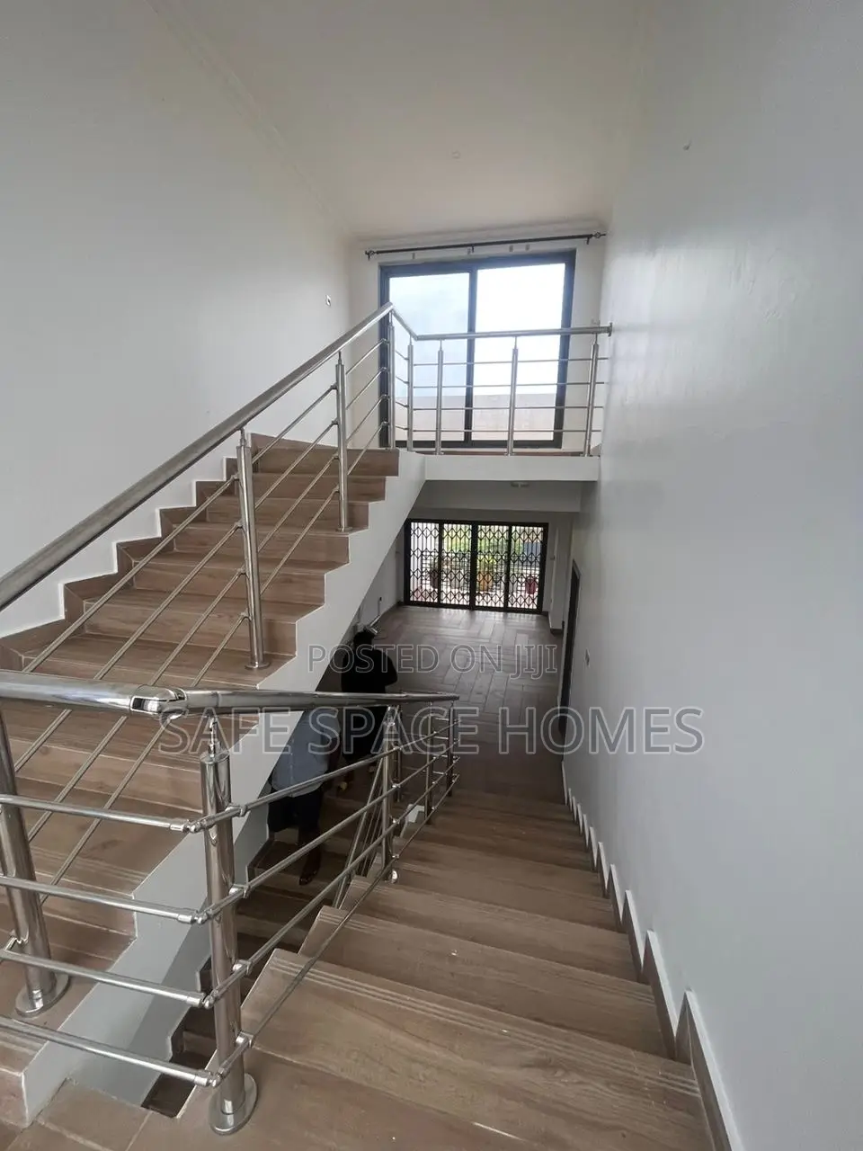 4bdrm Duplex in Burma Camp for rent
